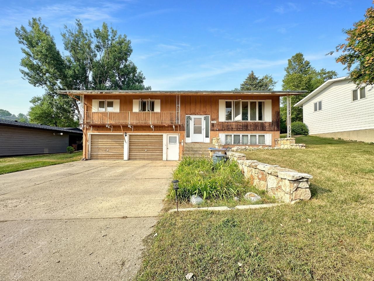 Property Photo: 2206 11th Ave. NW ND 58703