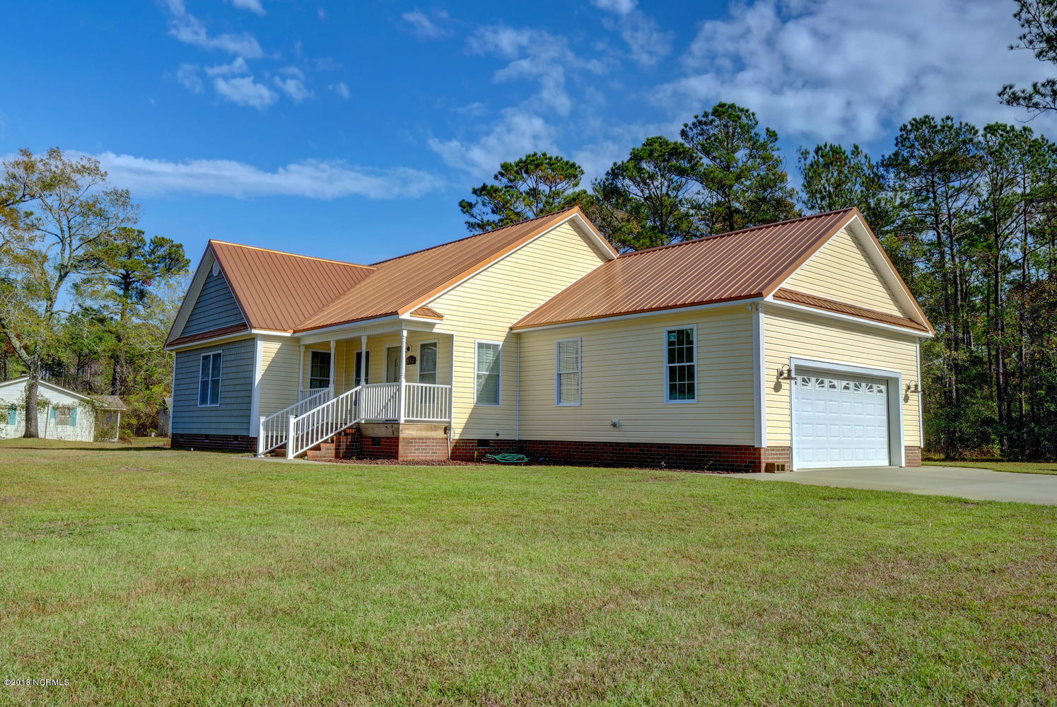 Property Photo: 551 Holly Ridge Road NC 28445