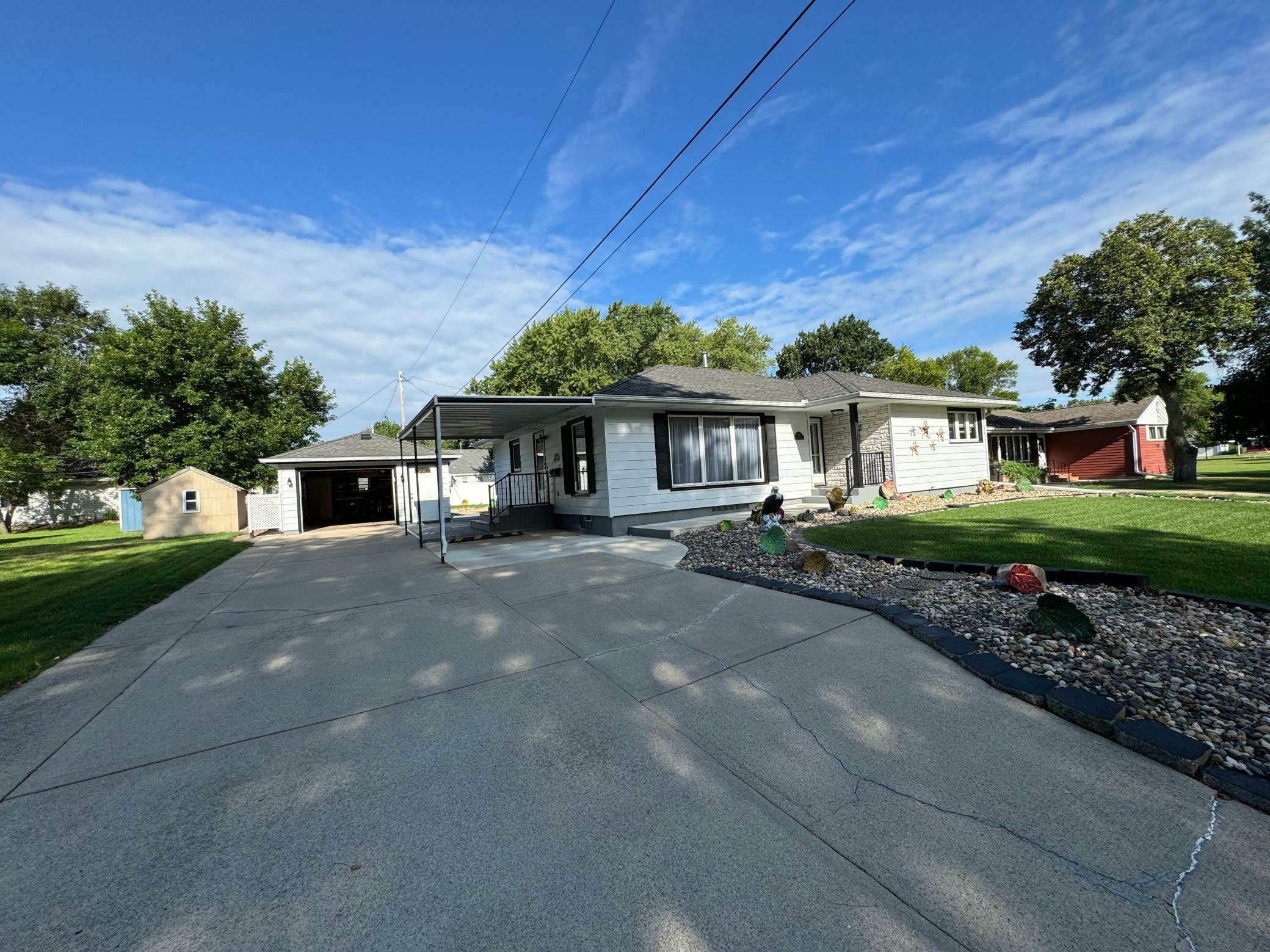 Property Photo:  109 7th Avenue N  MN 56007 