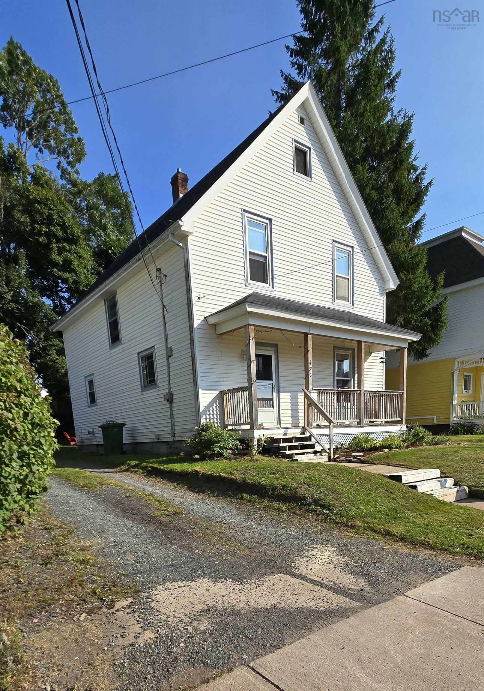 Property Photo:  456 Pleasant Street  NS B2H 2Z6 