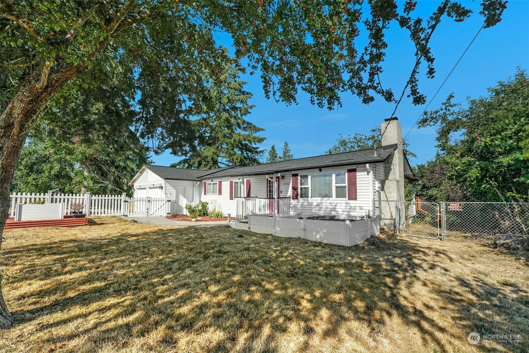 Property Photo:  6905 Vickery Avenue E  WA 98443 