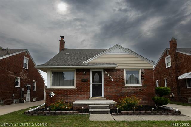 Property Photo:  9354 Niver Avenue  MI 48101 