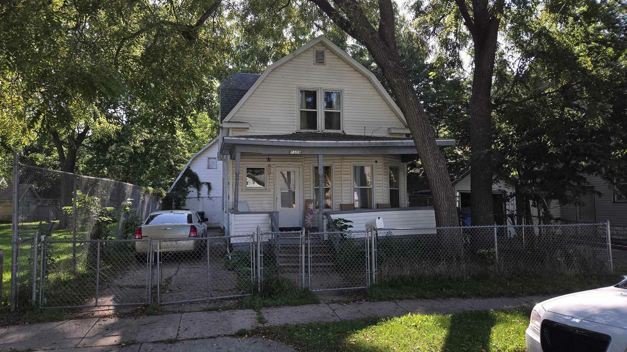 Property Photo:  949 Central Street  WI 53511 