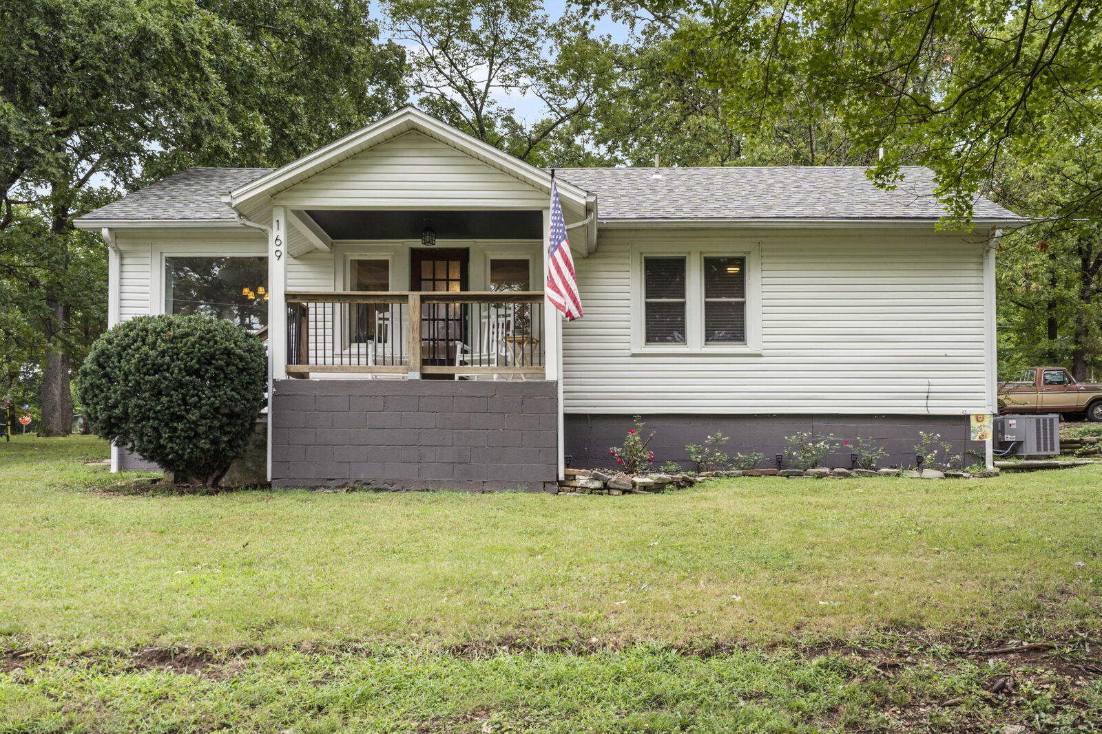 Property Photo:  169 Saint Joseph Street  MO 65653 