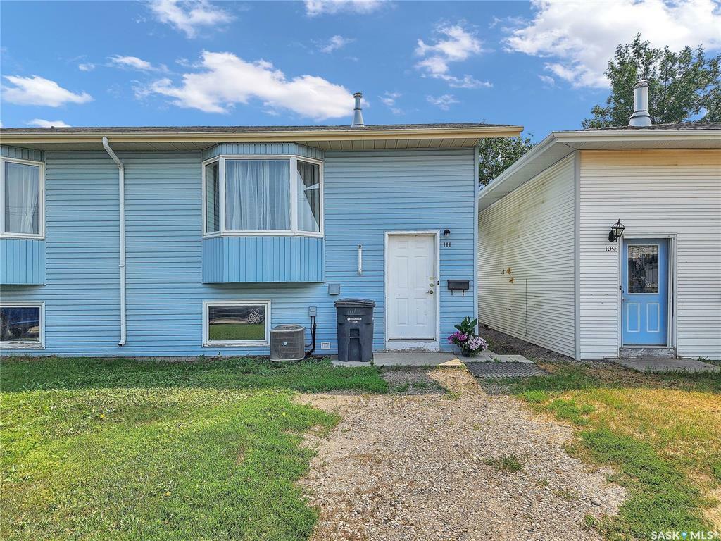 Property Photo:  111/113 Hedley Street  SK S7N 4G4 