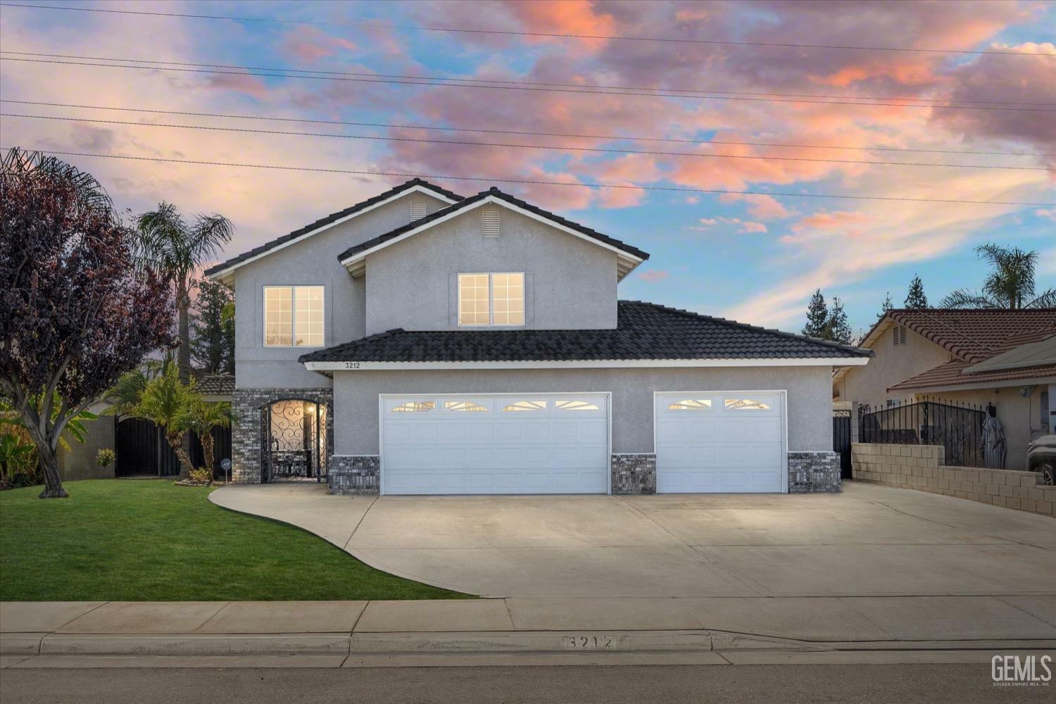 Property Photo:  3212 Champagne Way  CA 93306 