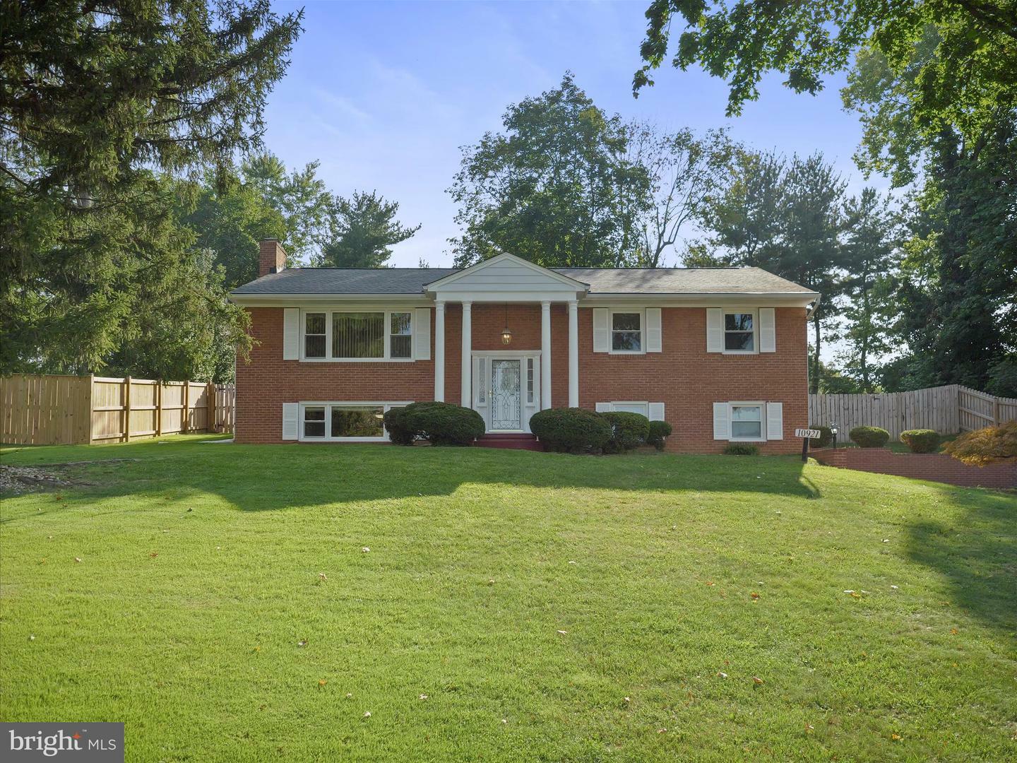 Property Photo:  10921 Knotty Pine Drive  MD 21740 