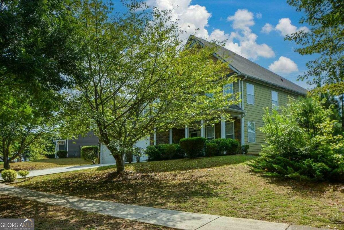 Property Photo:  2413 McIntosh Drive  GA 30248 