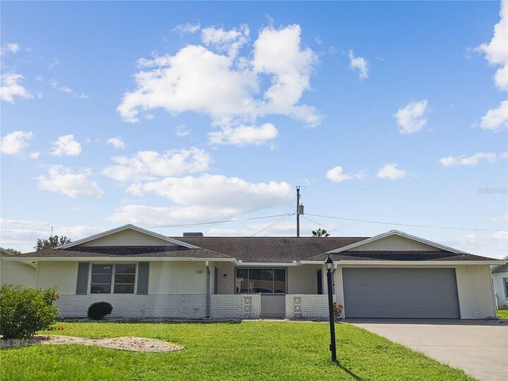 716 Fox Hills Drive  Sun City Center FL 33573 photo