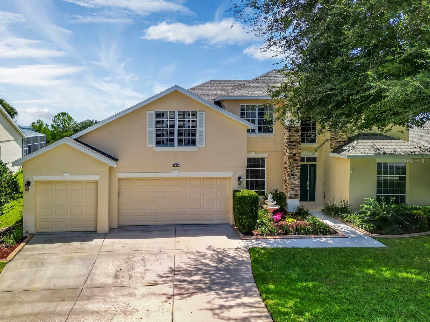 Property Photo:  3829 Glenford Drive  FL 34711 