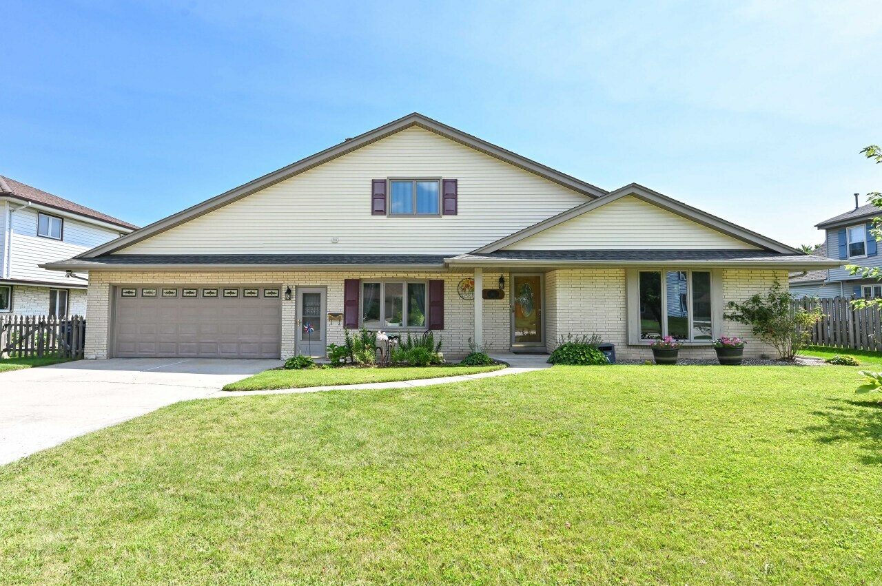 Property Photo: 850 6th Ave WI 53024