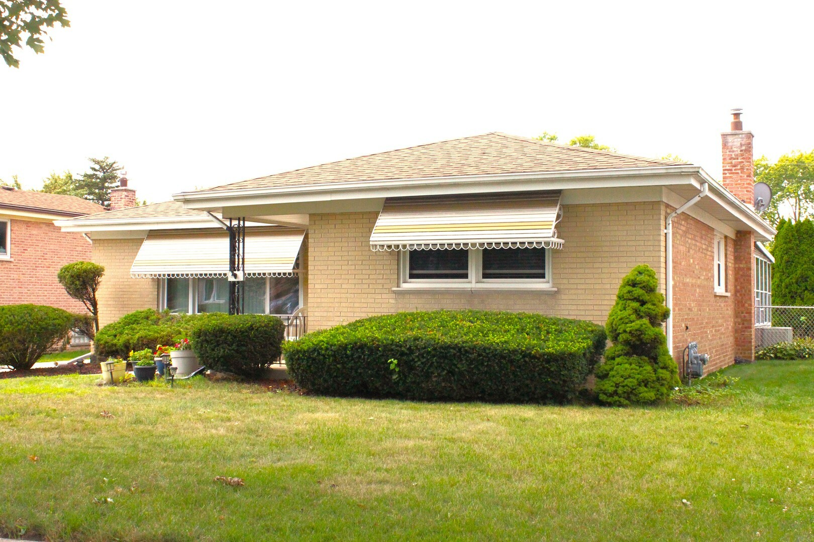 9628 S Mayfield Avenue  Oak Lawn IL 60453 photo