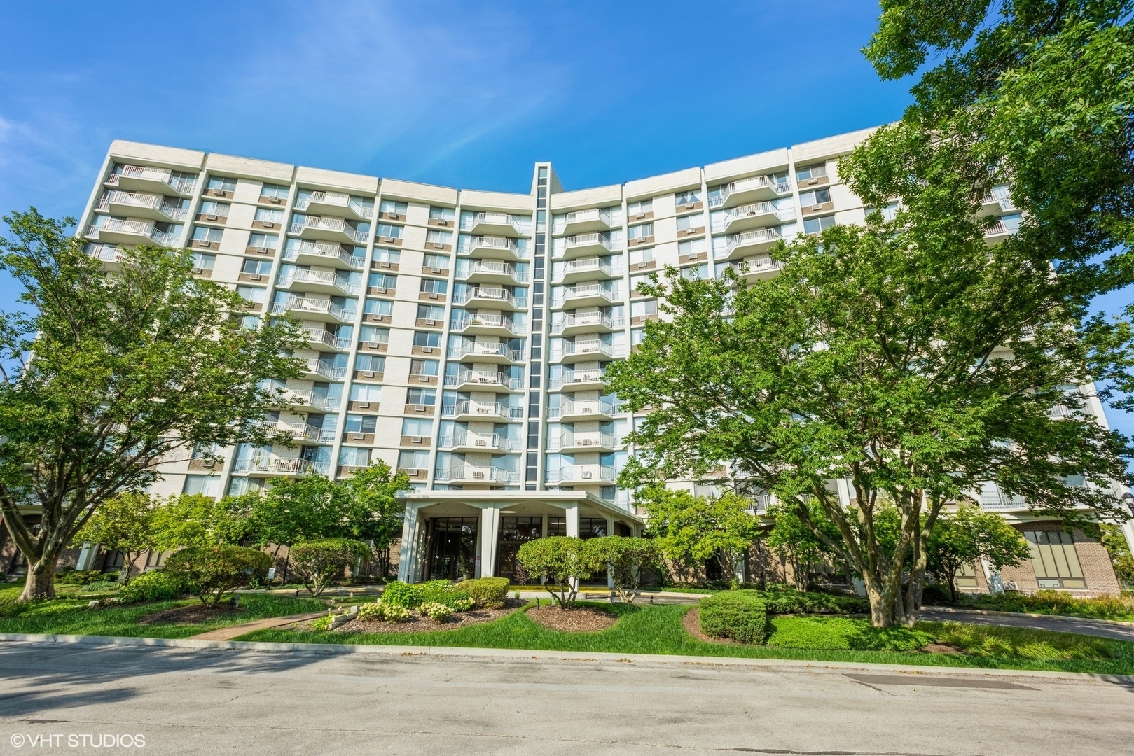 20 N Tower Road 7E  Oak Brook IL 60523 photo