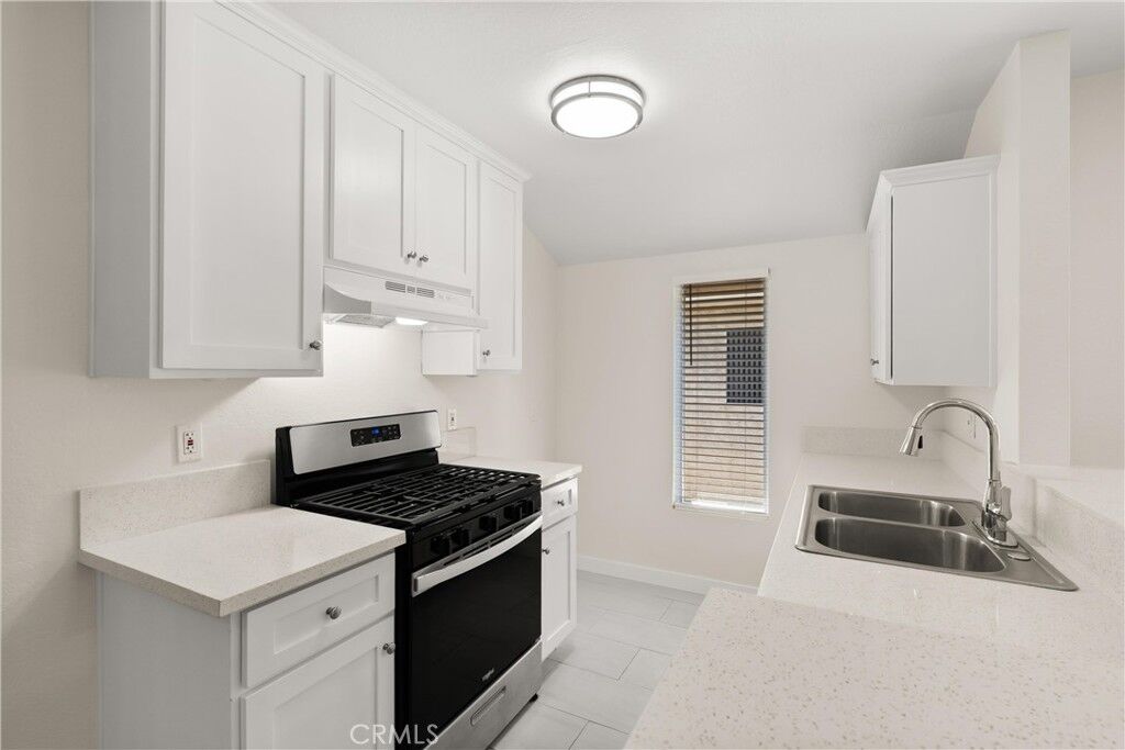 Property Photo: 16881 Hoskins Lane 2 CA 92649