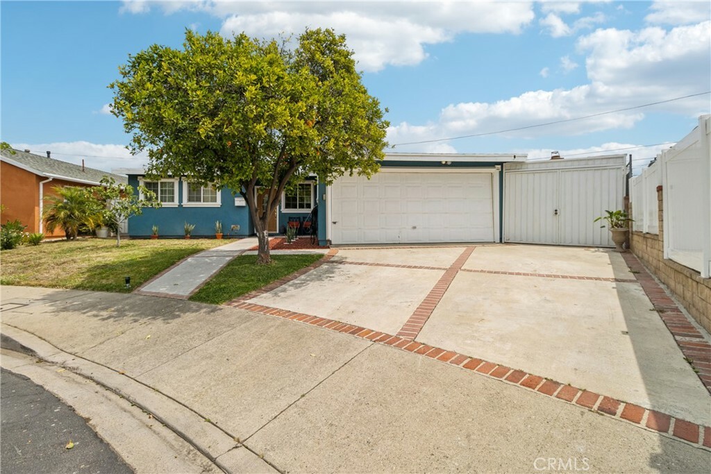 Property Photo:  11428 Blythe Street  CA 91605 