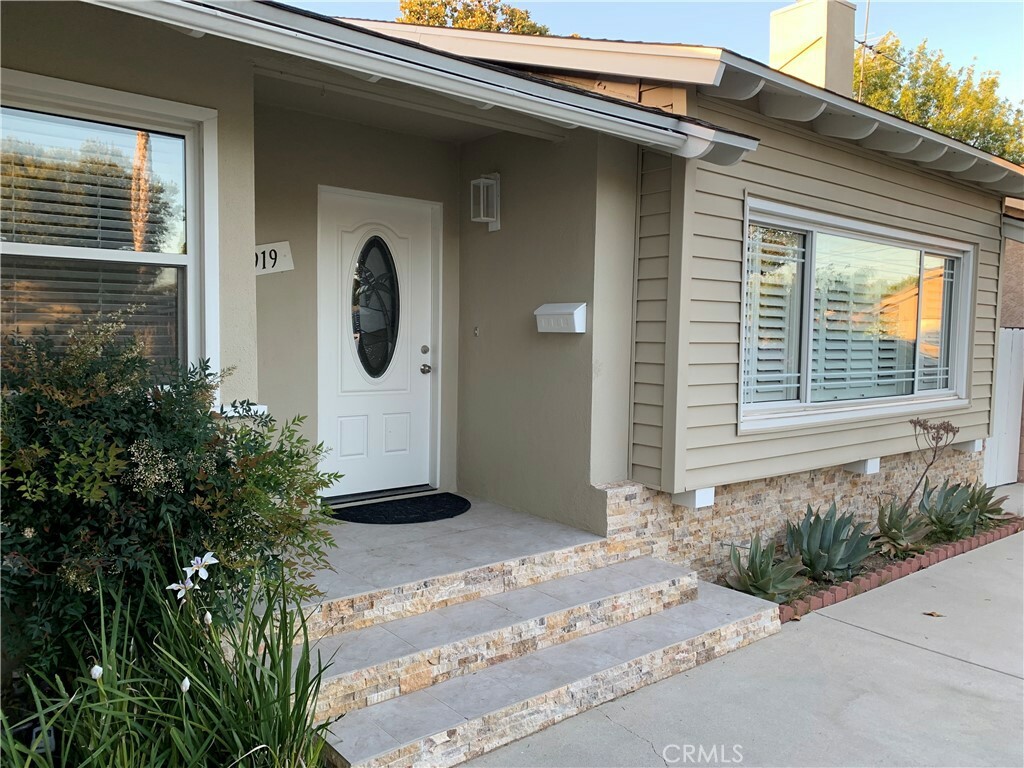 Property Photo:  18919 Liggett Street  CA 91324 