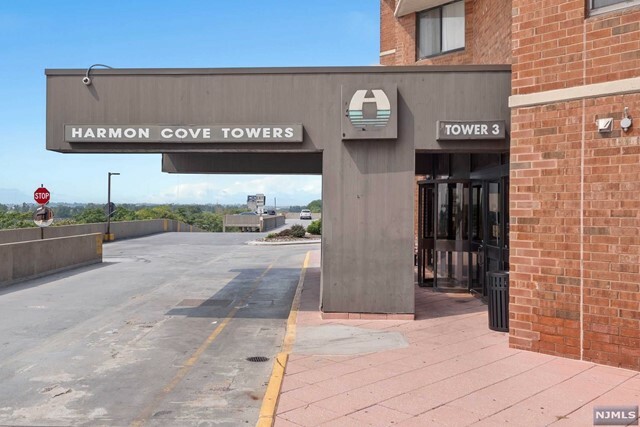 Property Photo:  2038 Harmon Cove Tower  NJ 07094 