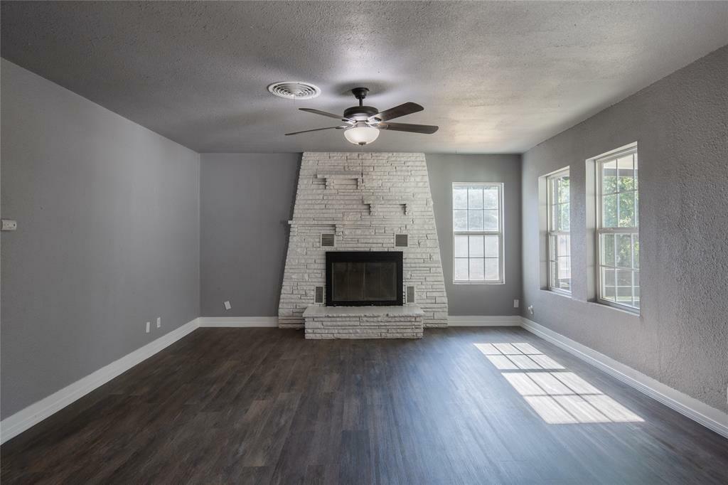 Photo de la propriété:  1101 Lakeview Drive  TX 76020 