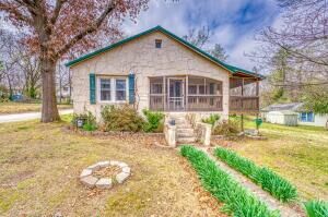 Property Photo: 802 N Cherry AR 72601
