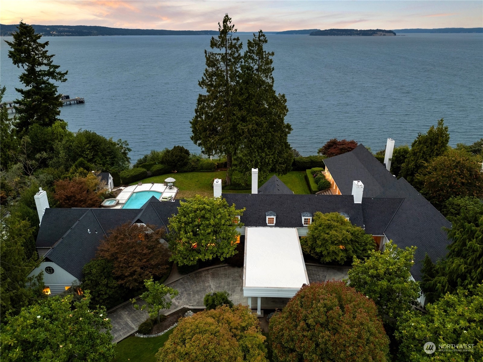 Property Photo:  3727  Shore Avenue  WA 98203 