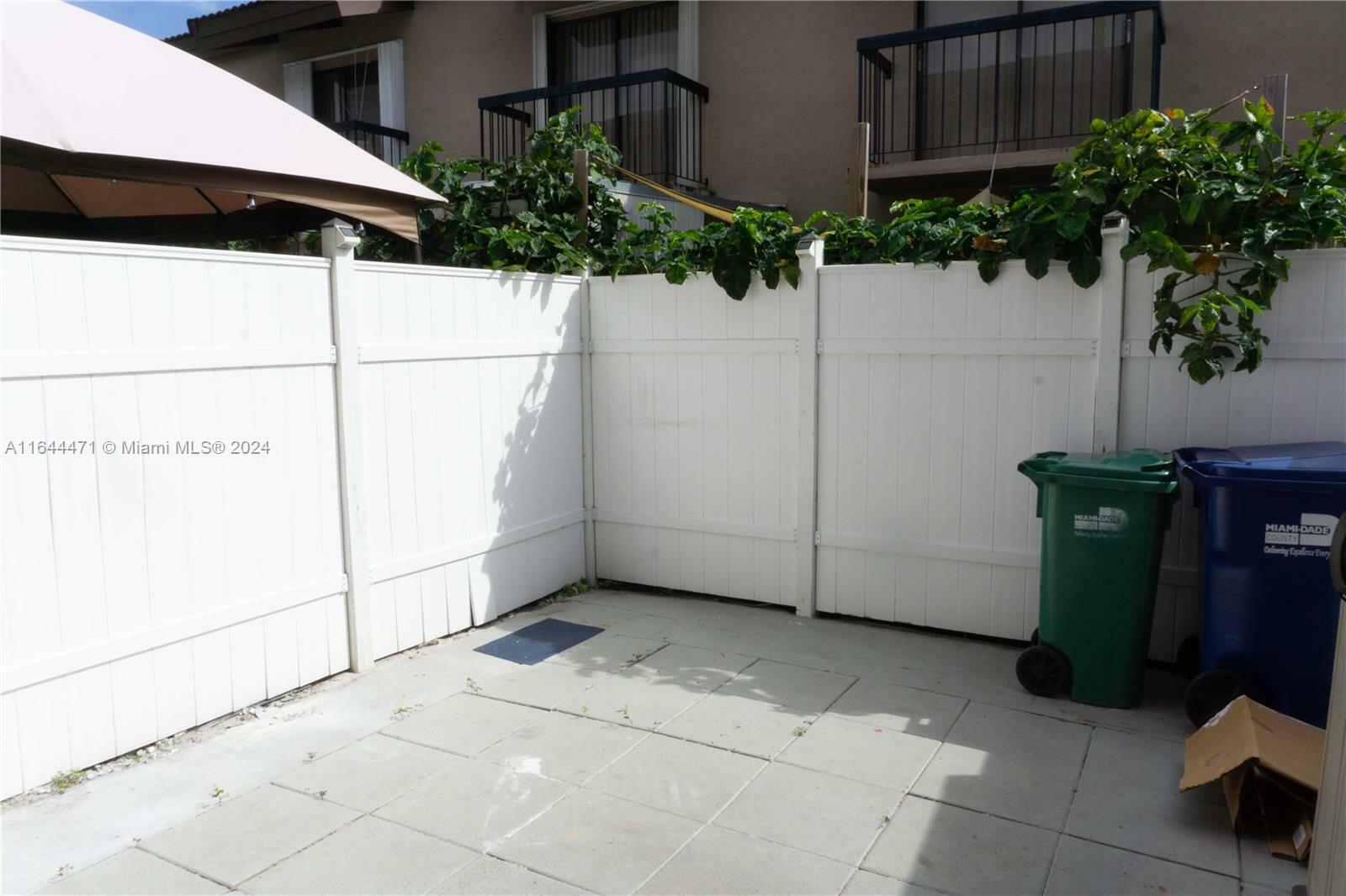 Property Photo:  1911 SW 107th Ave 1006  FL 33165 