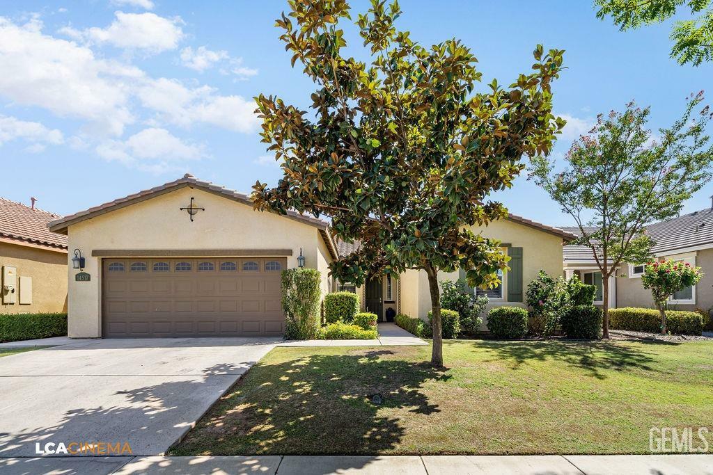 Property Photo:  14517 Checkerbloom Drive  CA 93314 