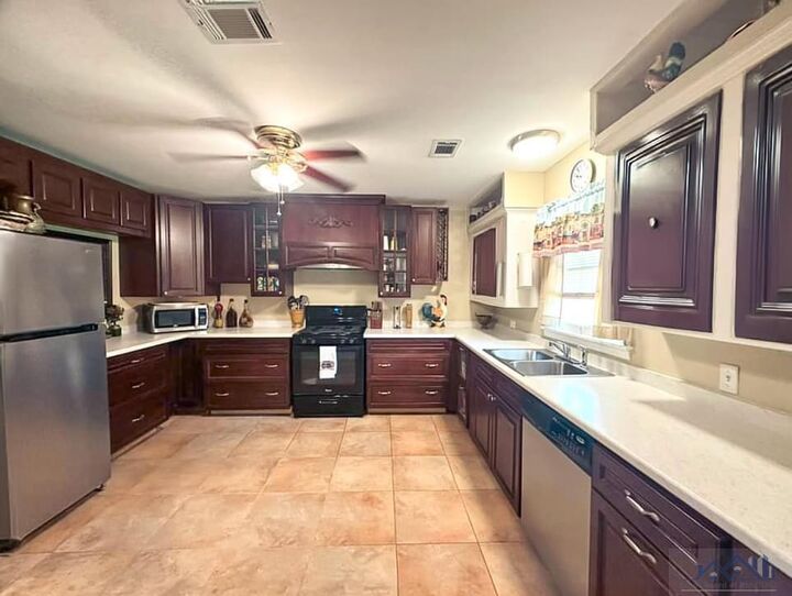 Property Photo:  508 Forest  LA 70360