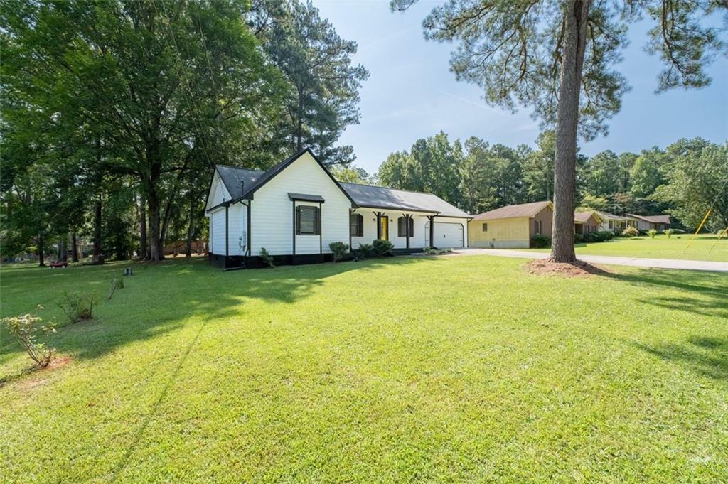 Property Photo:  10100 Clearview Drive NW  GA 30014 