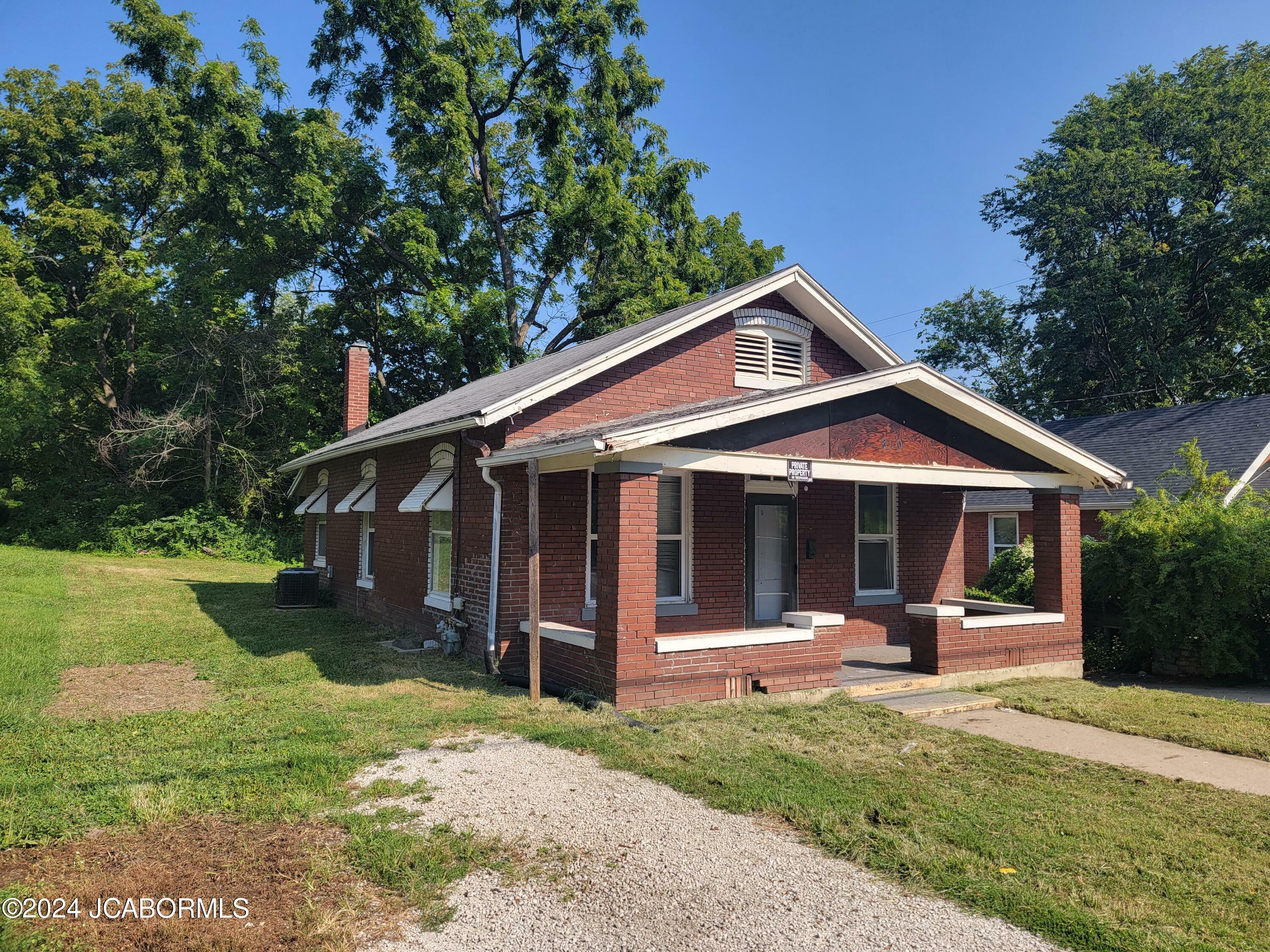 Property Photo:  810 Monroe Street  MO 65101 