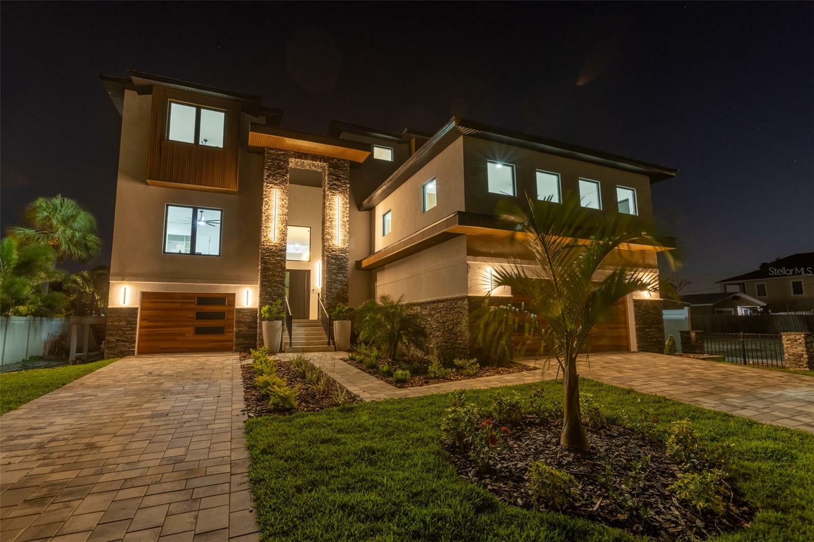 Property Photo:  2121 Bayou Grande Boulevard NE  FL 33703 