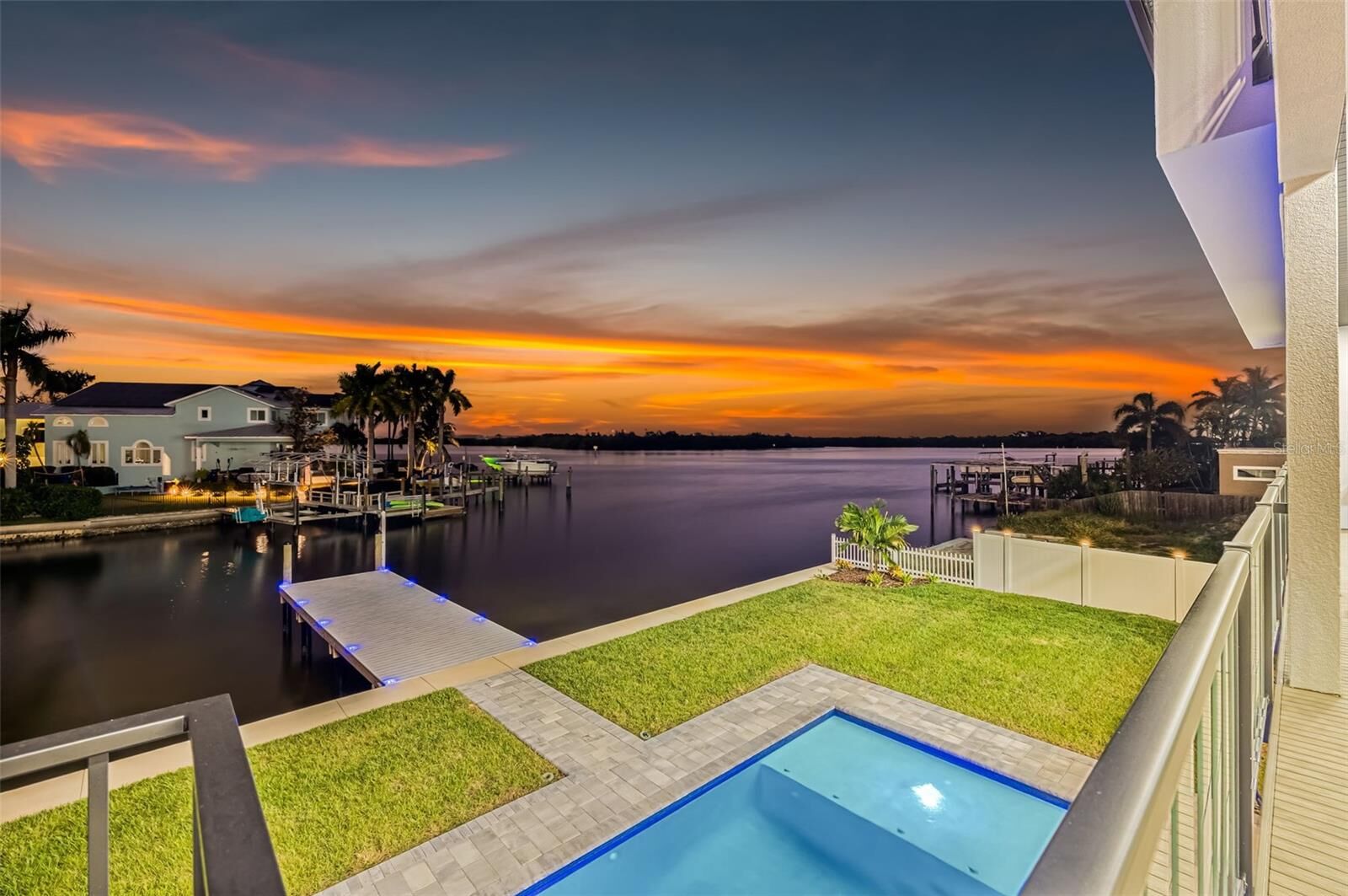 Property Photo:  2121 Bayou Grande Boulevard NE  FL 33703 