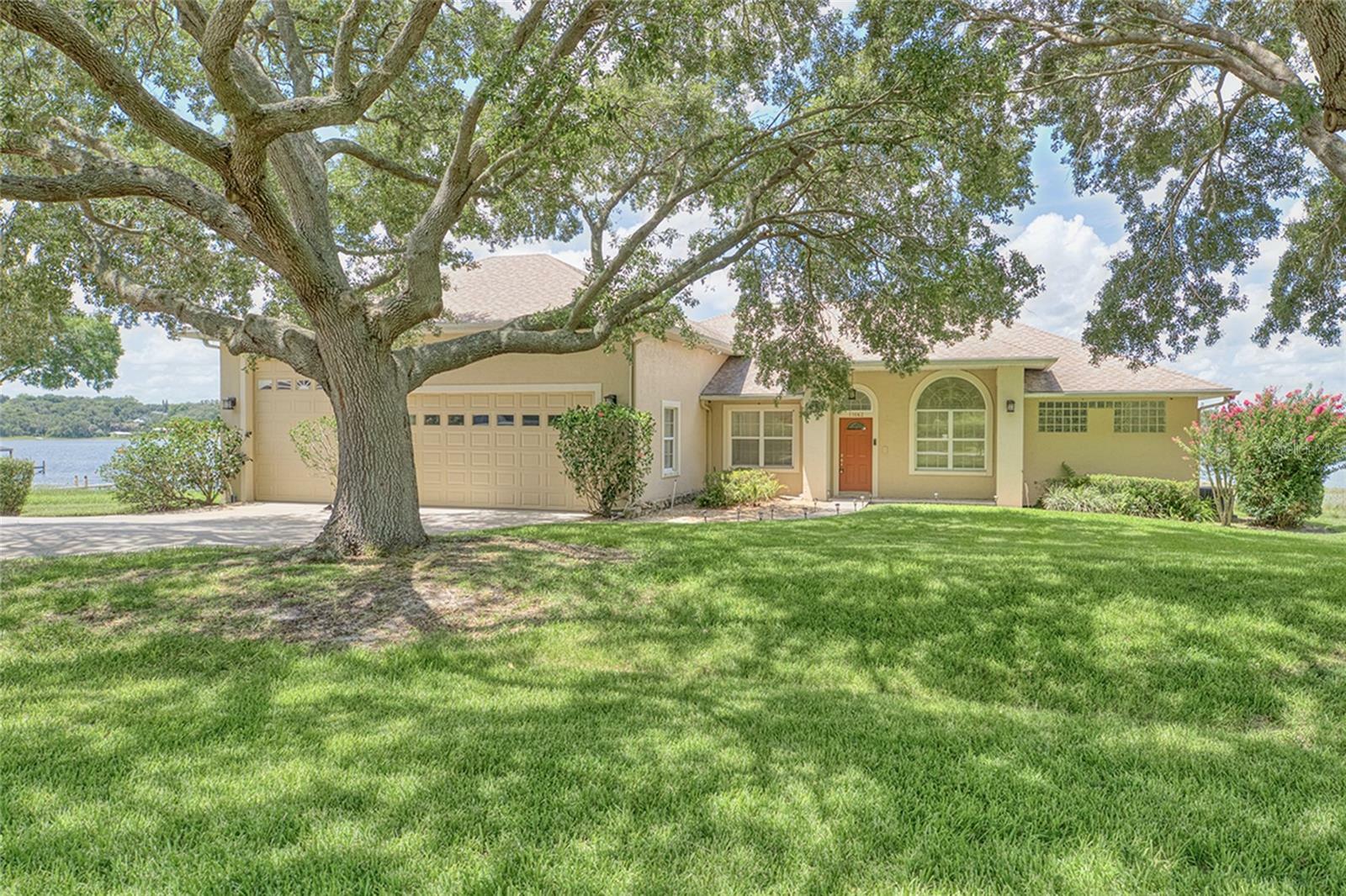 Property Photo:  11062 Crescent Bay Boulevard  FL 34711 