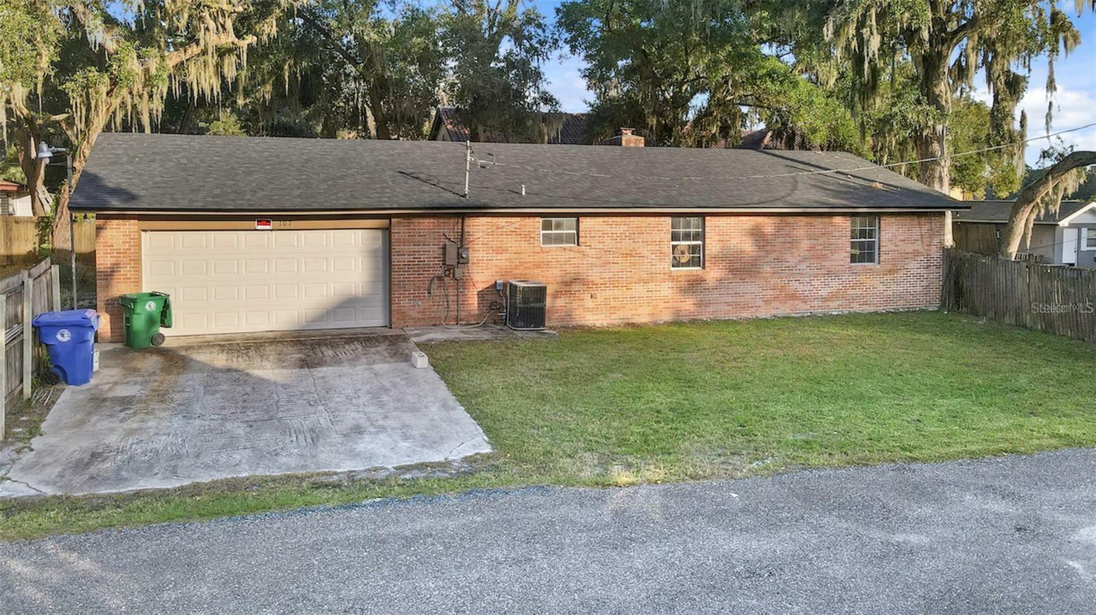 Property Photo:  105 &Amp 107 S High Street  FL 32746 