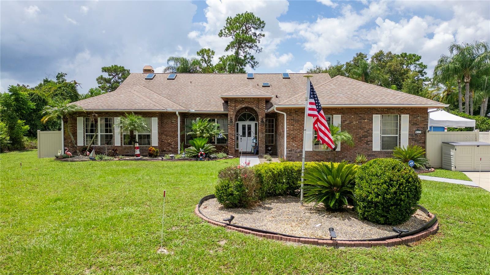 Property Photo:  463 N Pine Meadow Drive  FL 32713 
