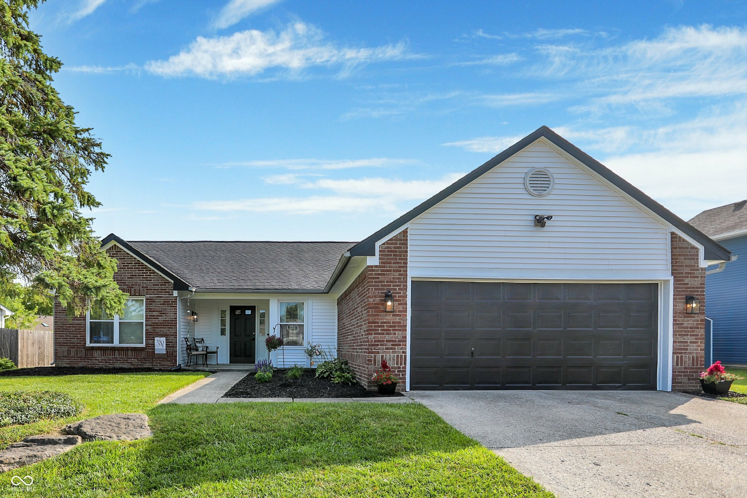 Property Photo:  7445 Cobblestone East Drive  IN 46236 