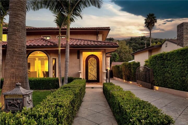 Property Photo: 2132 E Chevy Chase Drive CA 91206
