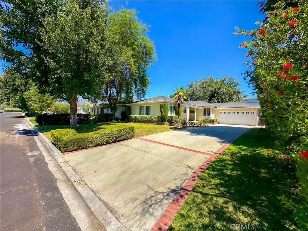 Property Photo:  300 San Miguel Drive  CA 91007 