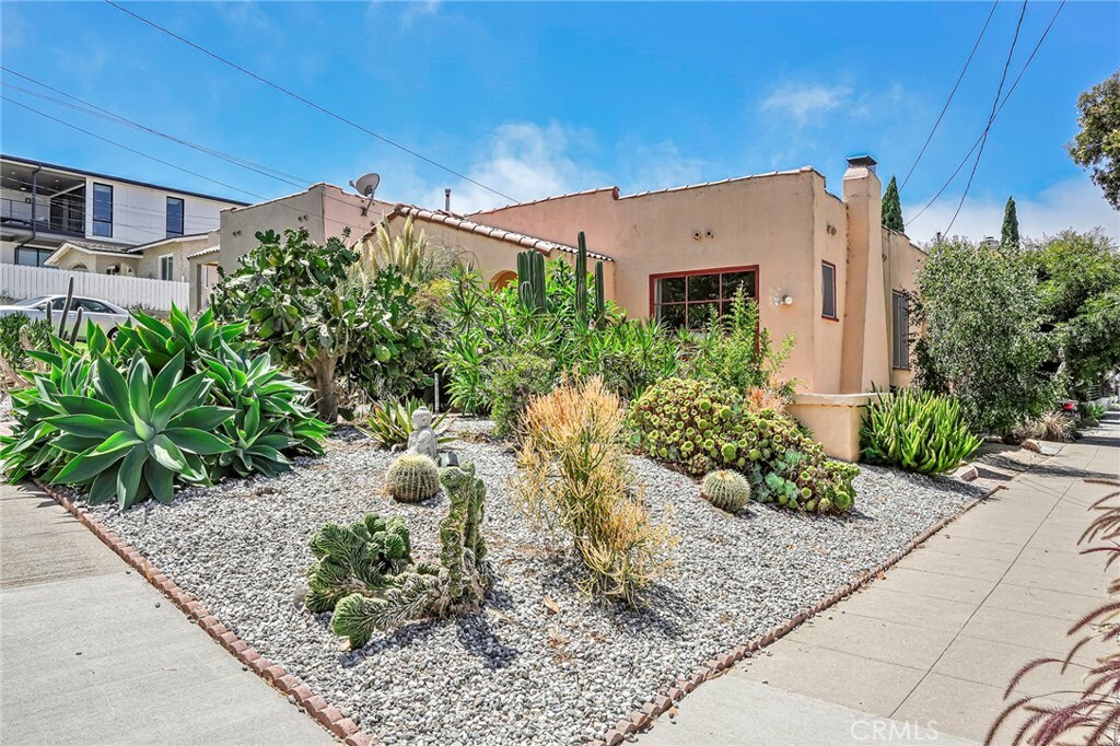 Property Photo:  201 S Lucia Avenue  CA 90277 