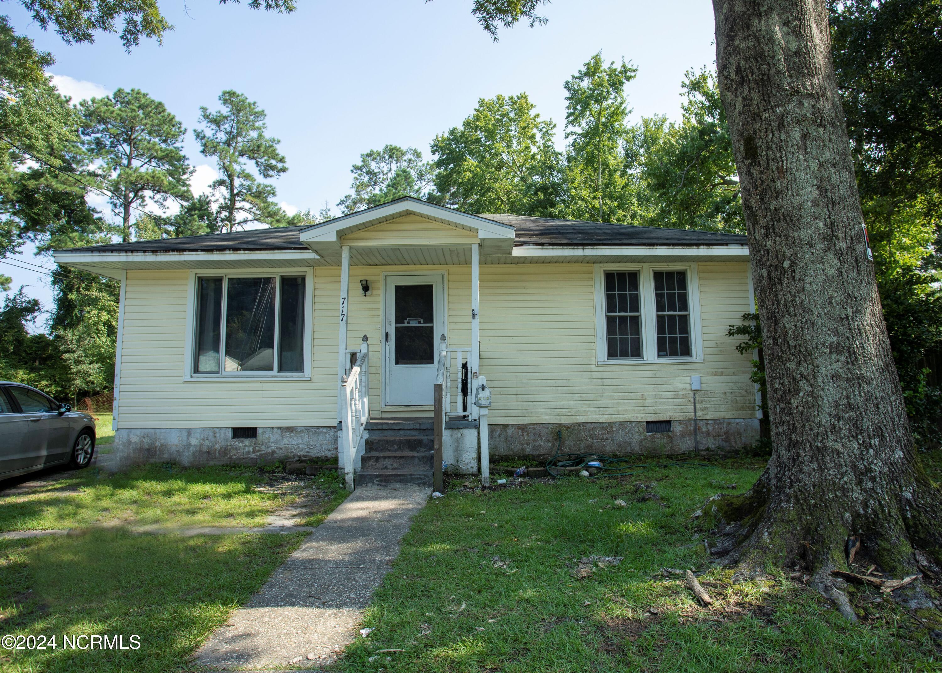 Property Photo:  717 New River Drive  NC 28540 