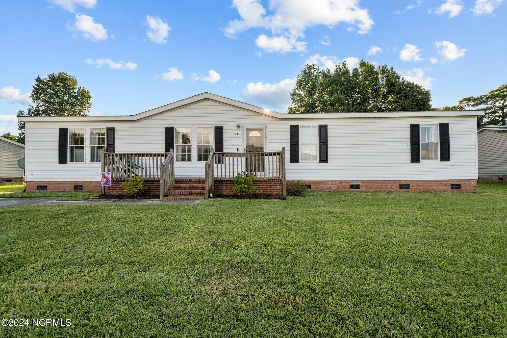 Property Photo:  136 Corena Avenue  NC 28555 