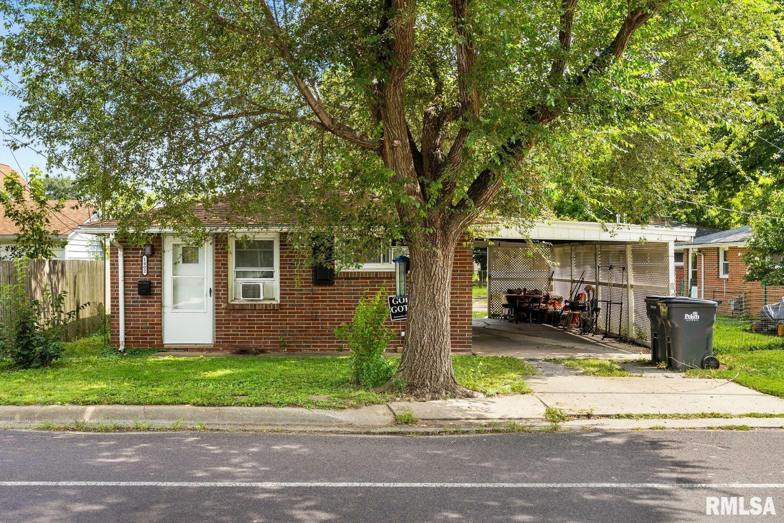 Property Photo:  1402 Sommerset Street  IL 61554 