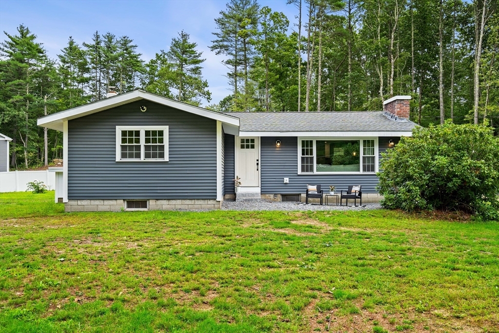 Property Photo:  959 Londonderry Tpke  NH 03032 