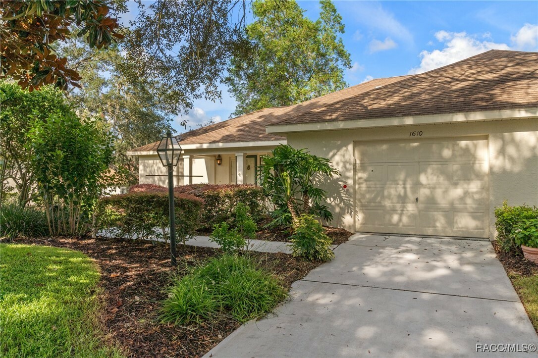 Property Photo:  1610 N Dalary Point  FL 34429 