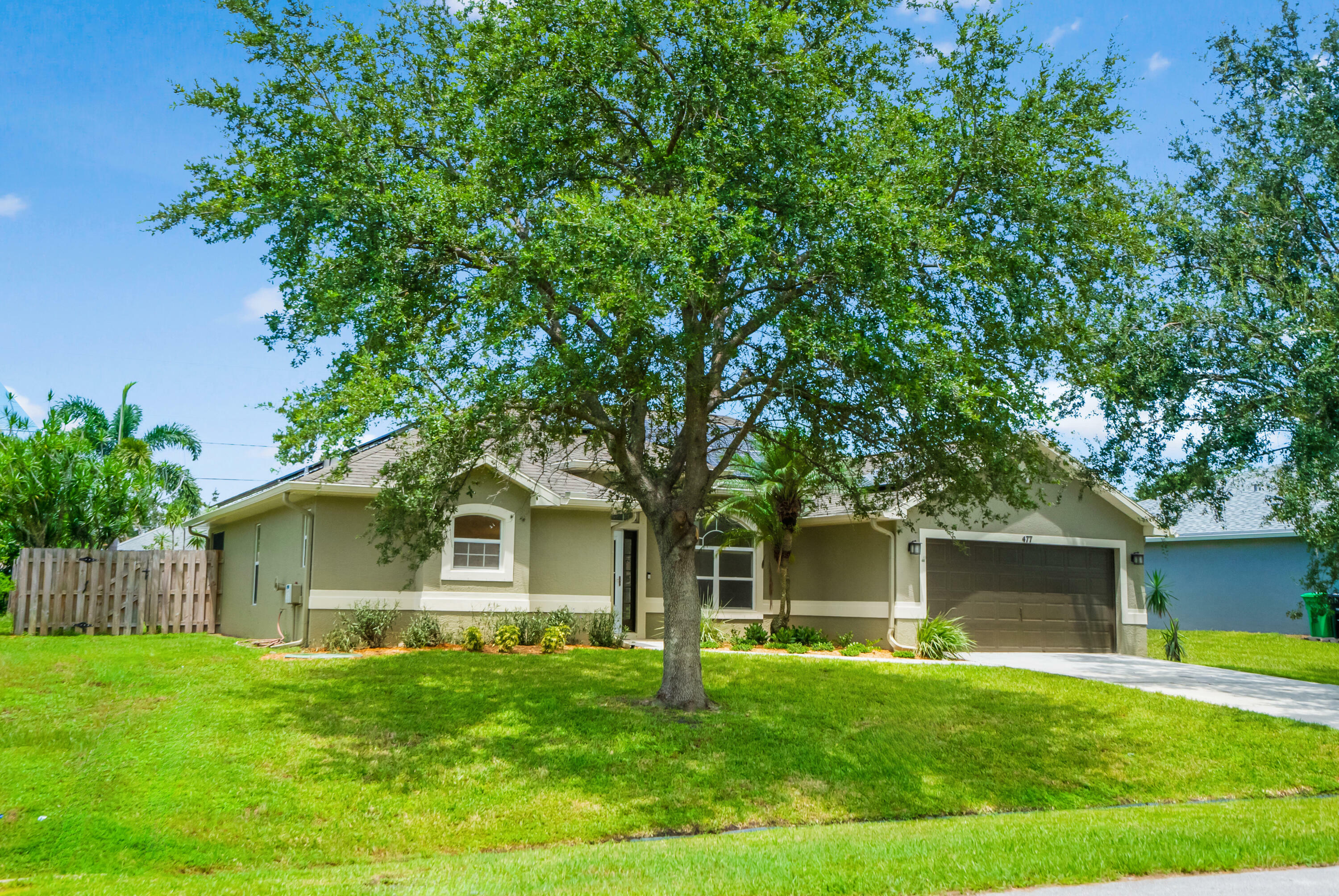 Property Photo:  477 SW Balfour Avenue  FL 34953 