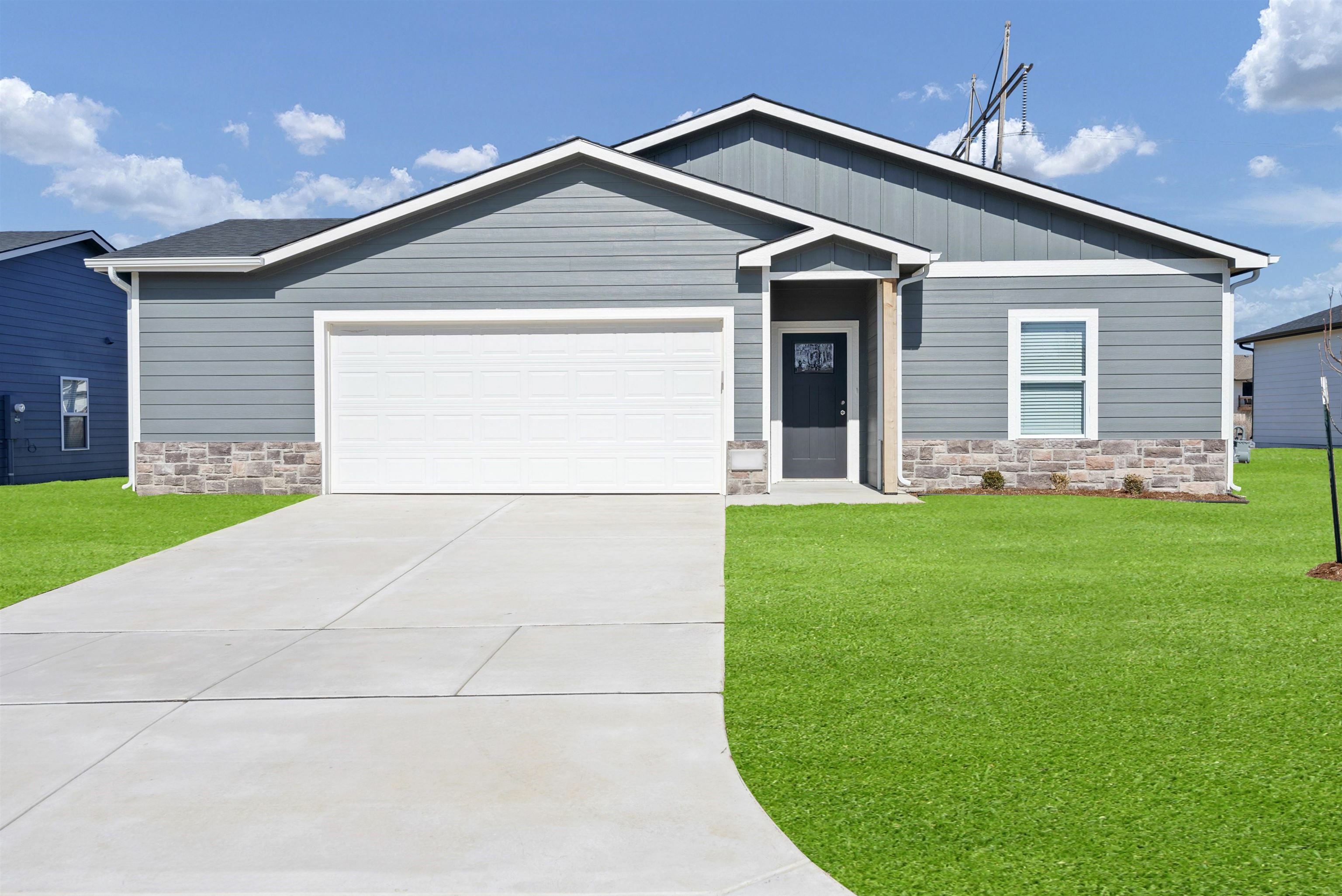 Property Photo:  200 S Gatewood St  KS 67147 