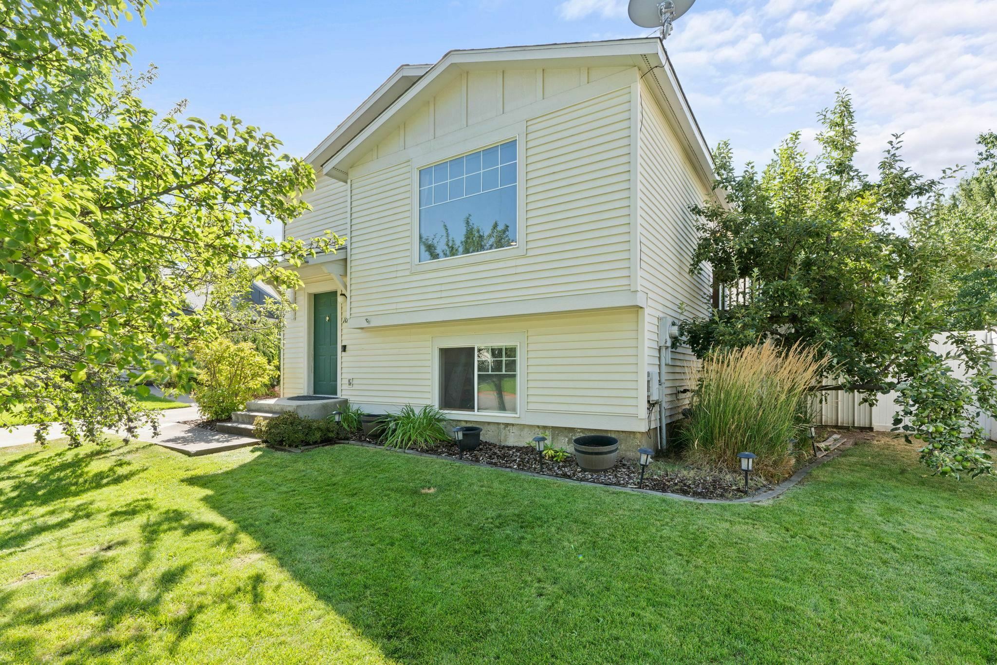 Property Photo:  10102 E 17th Ln  WA 99206 