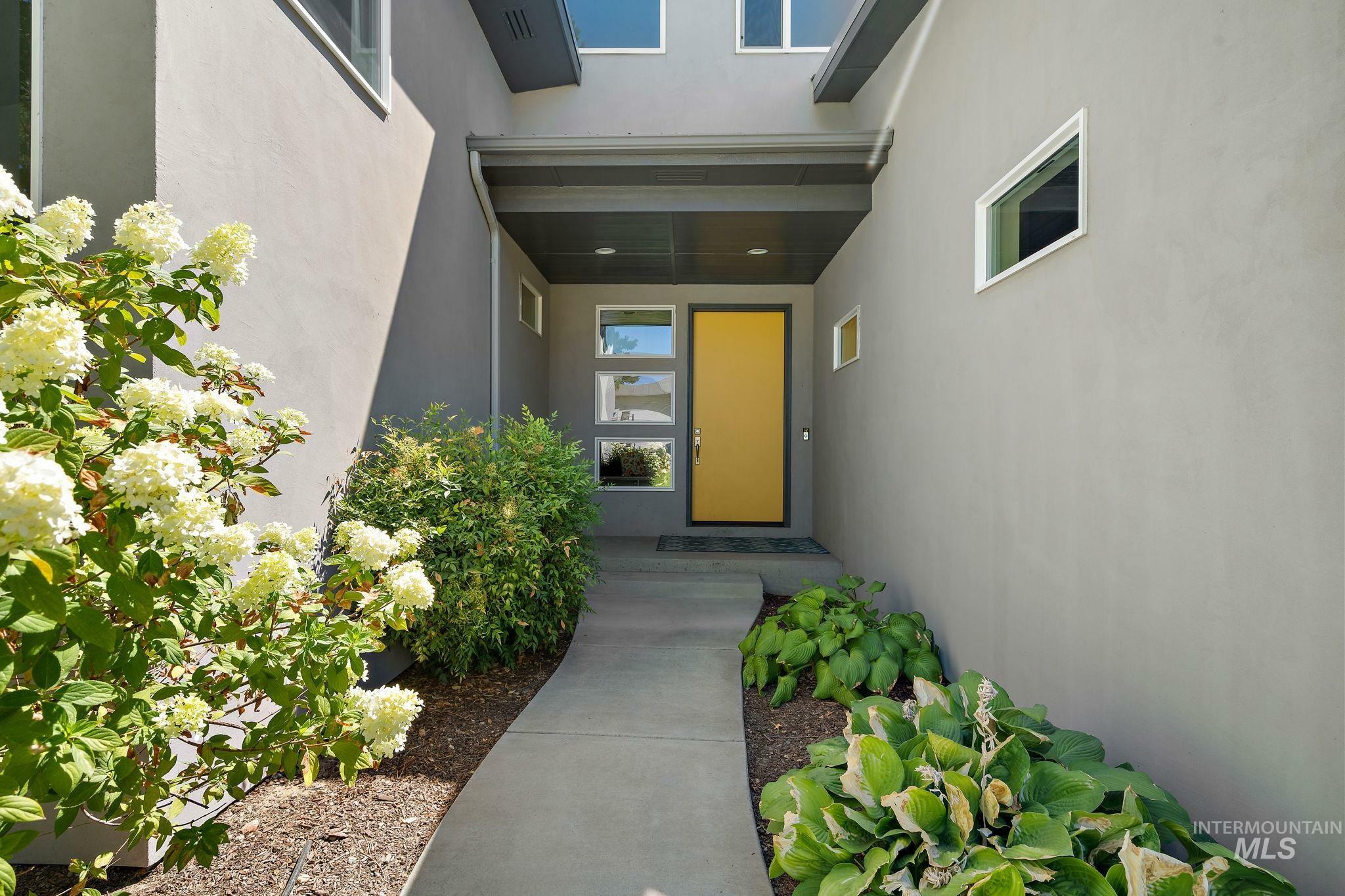 Property Photo:  3204 N 24th  ID 83702 