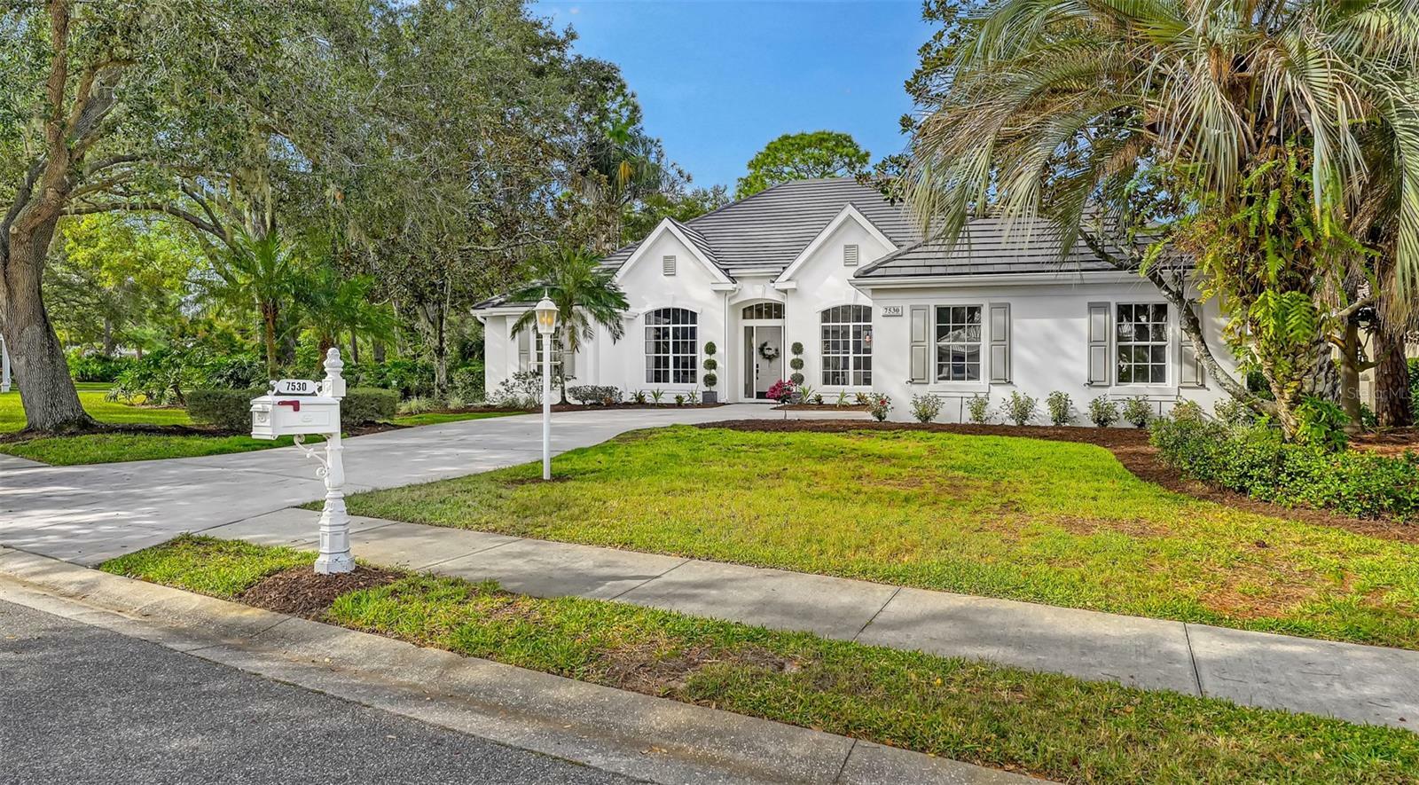 Property Photo:  7530 Eaton Court  FL 34201 