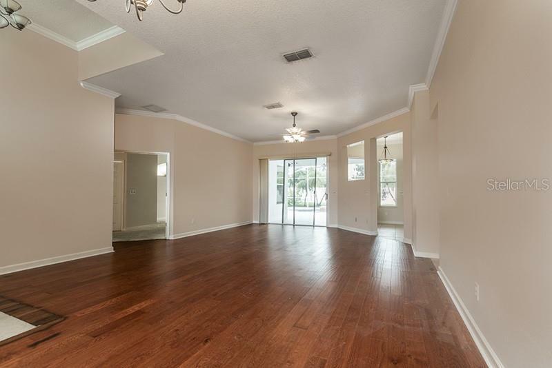 Property Photo:  418 Laurenburg Lane  FL 34761 