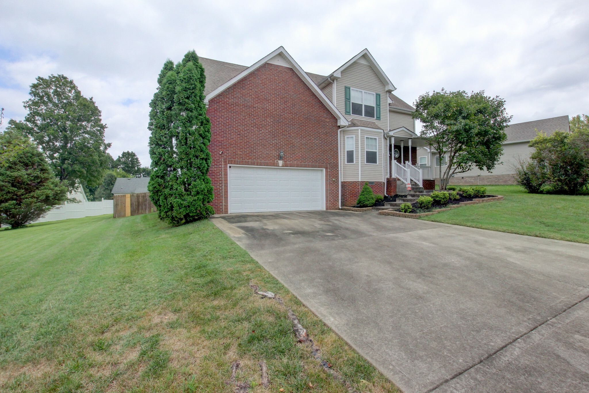 Property Photo:  707 Shamrock Ct  TN 37043 